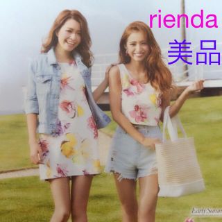 リエンダ(rienda)のrienda  花柄　タンクトップ　トップス(タンクトップ)