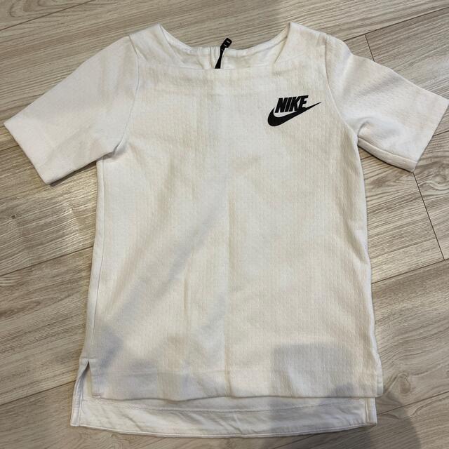 NIKE(ナイキ)のNIKE  Tシャツワンピ　xsサイズ　キッズ　美品 キッズ/ベビー/マタニティのキッズ服女の子用(90cm~)(Tシャツ/カットソー)の商品写真