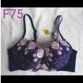 Ｆ７５★背中すっきり脇高ブラジャー★ウレタンカップ★新品(ブラ)