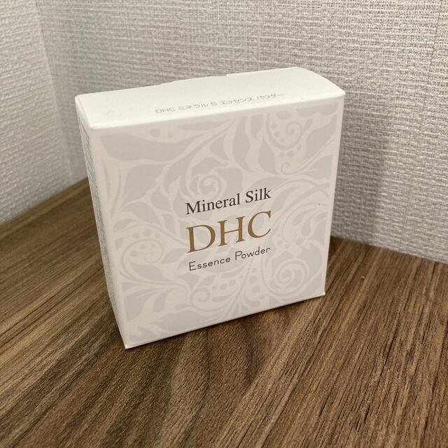 DHC(ディーエイチシー)のミネラルシルクエッセンスパウダー コスメ/美容のベースメイク/化粧品(フェイスパウダー)の商品写真