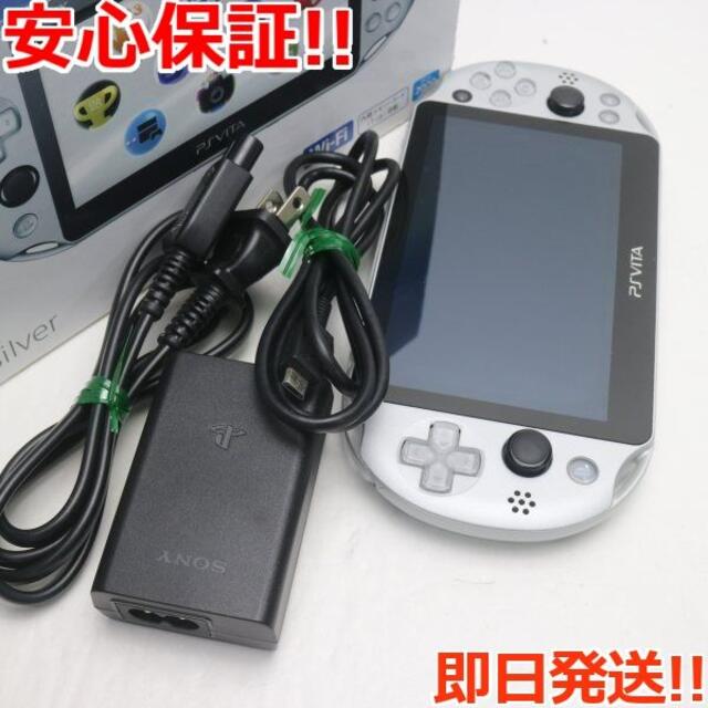 SONY(ソニー)の超美品 PCH-2000 PS VITA シルバー  エンタメ/ホビーのゲームソフト/ゲーム機本体(携帯用ゲーム機本体)の商品写真