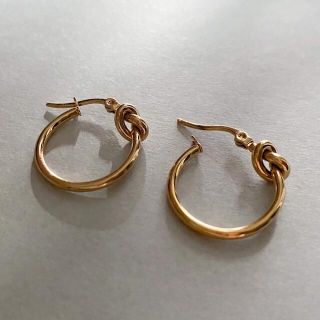 スローブイエナ(SLOBE IENA)のKnot hoop pierce gold No.919(ピアス)