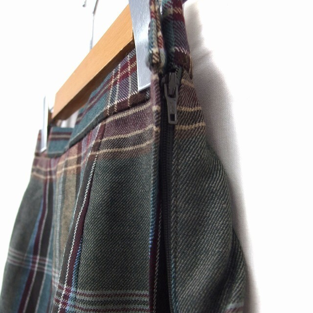 J.PRESS(ジェイプレス)のジェイプレス J.PRESS スカート タイト ひざ丈 チェック ウール 9 緑 レディースのスカート(ひざ丈スカート)の商品写真