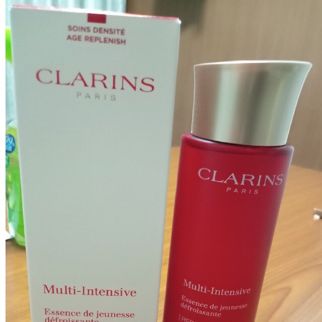 CLARINS(クラランス)のクラランススープラトリートメントエッセンスローションN コスメ/美容のスキンケア/基礎化粧品(化粧水/ローション)の商品写真