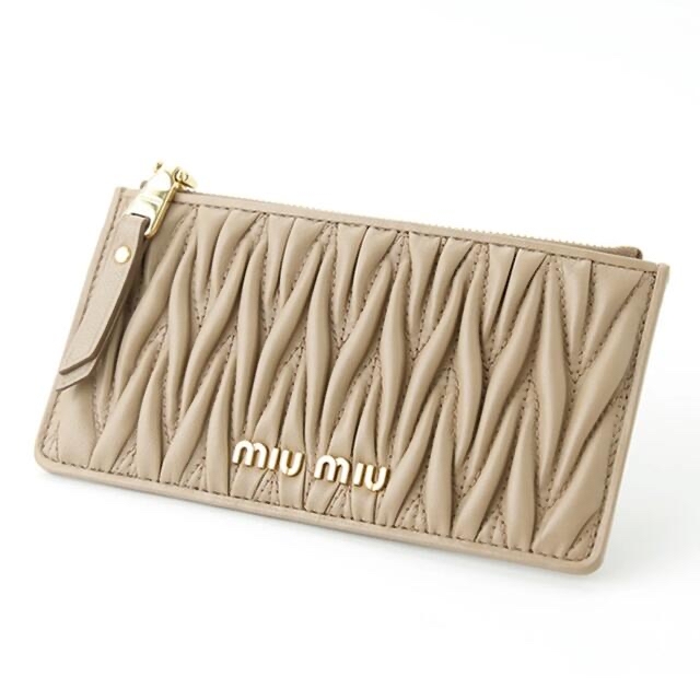 miumiu(ミュウミュウ)のmiu miu  ミュウミュウ　財布　カードケース レディースのファッション小物(財布)の商品写真