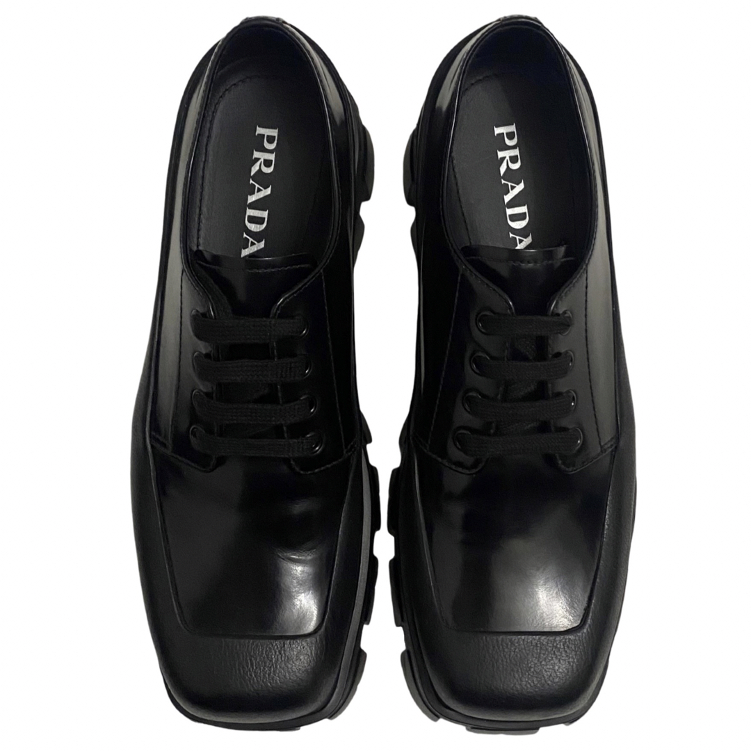 PRADA - PRADA プラダ MONOLITH モノリス スクエアトゥ ダービー PRADA - PRADA プラダ MONOLITH モノリス スクエアトゥ ダービー