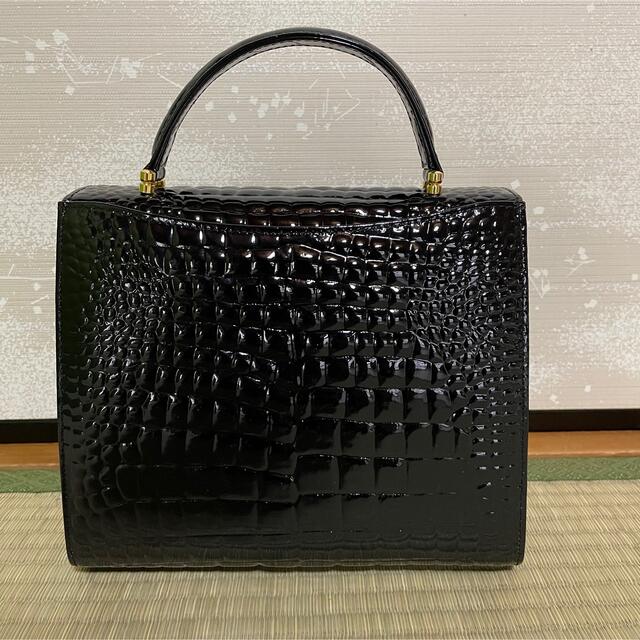 本革　ブラック　ハンドバッグ 　鞄 レディースのバッグ(ハンドバッグ)の商品写真