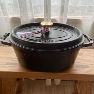 ストウブ(STAUB)のストウブ  オーバル23cmブラック　中古品(鍋/フライパン)