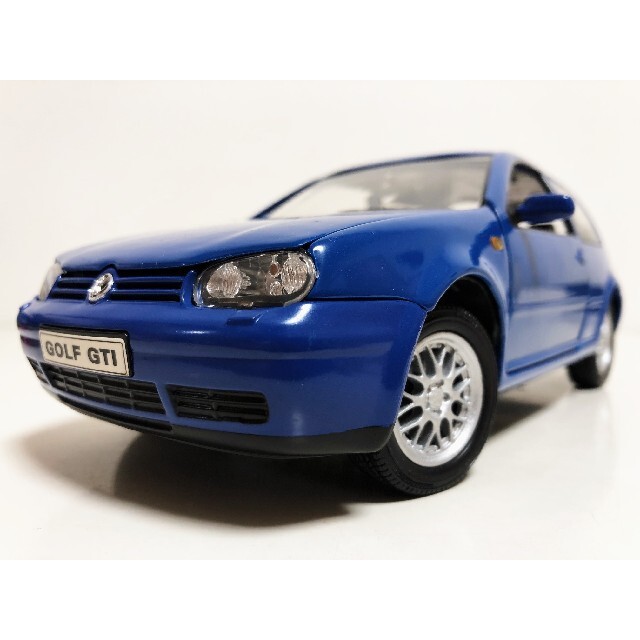 Revellレベル/VWフォルクスワーゲン Golfゴルフ GTI 青 1/18