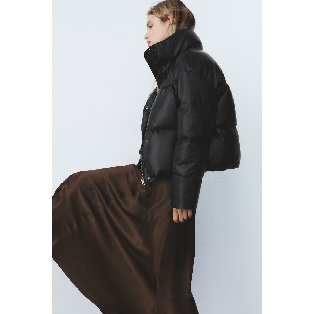 ZARA - 【完売品】ZARA サテン風ミディ丈スカート XSサイズ ZARA - 【完売品】ZARA サテン風ミディ丈スカート XSサイズ