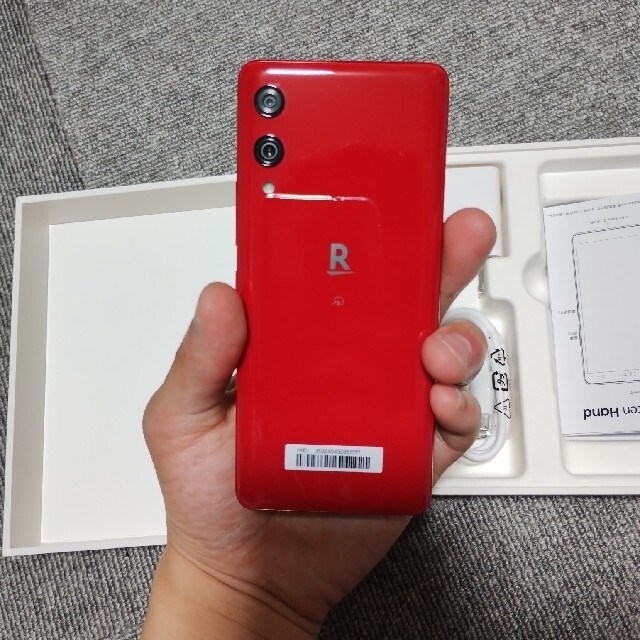 Rakuten Hand 64GB クリムゾンレッド 2