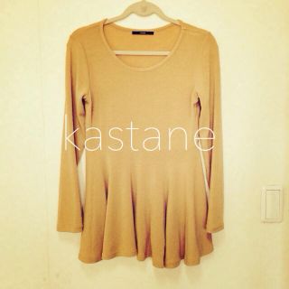 カスタネ(Kastane)のベージュペプラムトップス♡(チュニック)