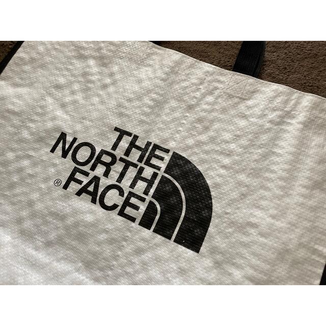 THE NORTH FACE(ザノースフェイス)の新品未使用品　THE NORTH FACE エコバッグ　トートバッグ　白 レディースのバッグ(エコバッグ)の商品写真