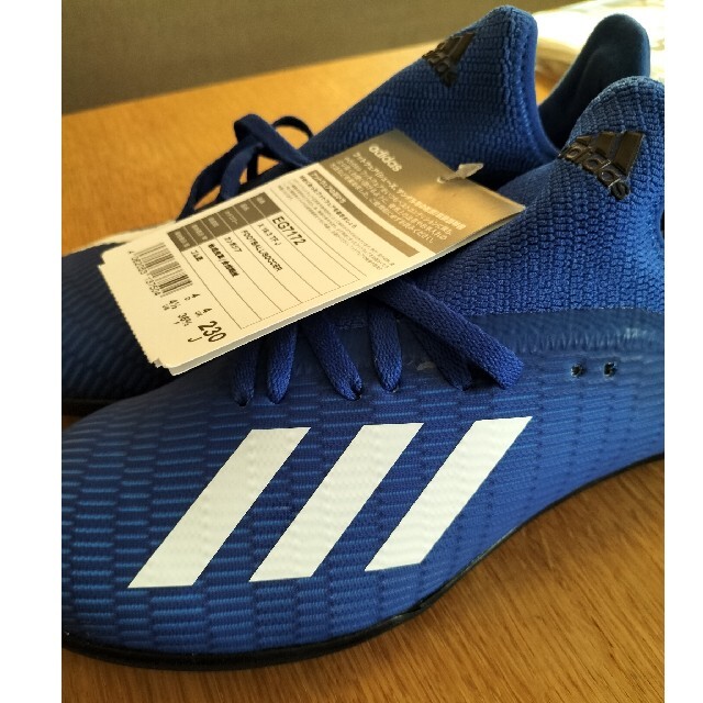 adidas(アディダス)のscsc様 アディダス　サッカートレシュー　23cm スポーツ/アウトドアのサッカー/フットサル(シューズ)の商品写真