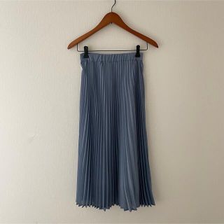 カージュ(Khaju)のカージュ　プリーツスカート　くすみブルー　空色(ロングスカート)