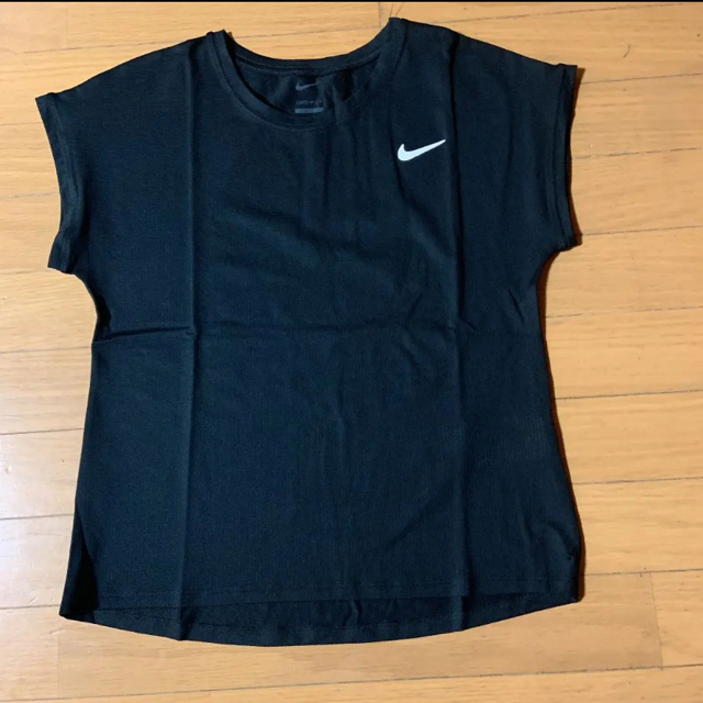 NIKE(ナイキ)のナイキ　最新作　プリーツスコート　海外 M スポーツ/アウトドアのテニス(ウェア)の商品写真