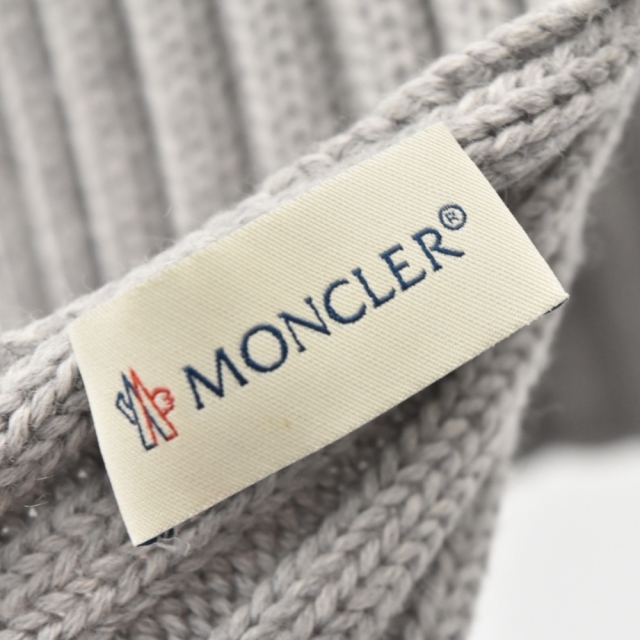 超特価 MONCLER ロゴワッペン付きニットマフラー ストール グレーの
