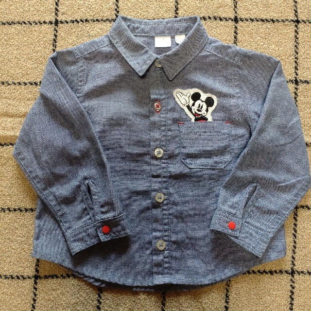 Disney(ディズニー)のミッキー 長袖シャツ キッズ/ベビー/マタニティのベビー服(~85cm)(シャツ/カットソー)の商品写真