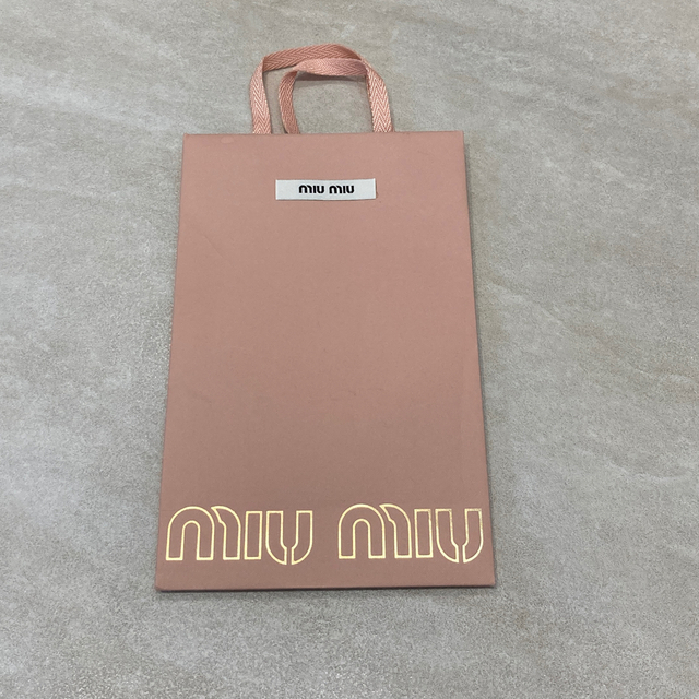 miumiu(ミュウミュウ)のmiumiu ショップバッグ レディースのバッグ(ショップ袋)の商品写真