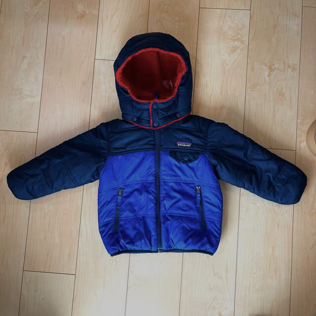 patagonia(パタゴニア)のpatagoniaアウター　ダウン　3T パタゴニア キッズ/ベビー/マタニティのキッズ服男の子用(90cm~)(ジャケット/上着)の商品写真