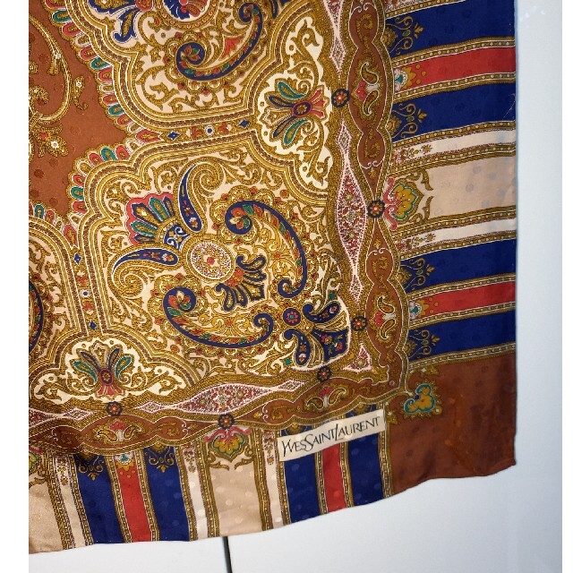 シルク スカーフ　イヴ・サンローラン レディースのファッション小物(バンダナ/スカーフ)の商品写真