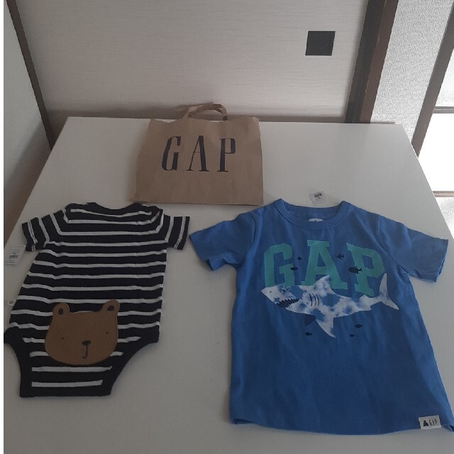 GAP(ギャップ)の新品未使用 送料込 即日発送 匿名配送 即購入可 GAP ロンパース➕Tシャツ キッズ/ベビー/マタニティのベビー服(~85cm)(ロンパース)の商品写真