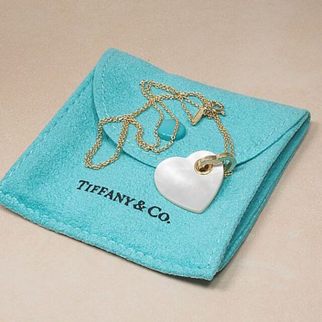 Tiffany & Co.(ティファニー)のティファニー TIFFANY ホワイトシェル ハート ネックレス K18YG レディースのアクセサリー(ネックレス)の商品写真