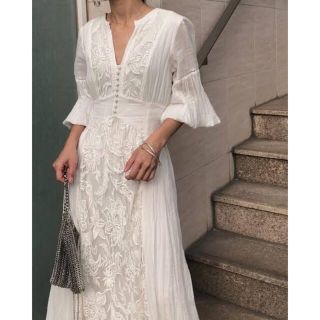 アメリヴィンテージ(Ameri VINTAGE)のAMERI MEDI EMBROIDERY TULLE LACE DRESS(ロングワンピース/マキシワンピース)