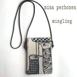 ミナペルホネン(mina perhonen)のミナペルホネン　スマホショルダー(バッグ)