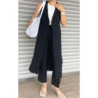 ザラ(ZARA)の【完売品】ZARA 黒　ロング　ベスト　ジレ　黒(ベスト/ジレ)