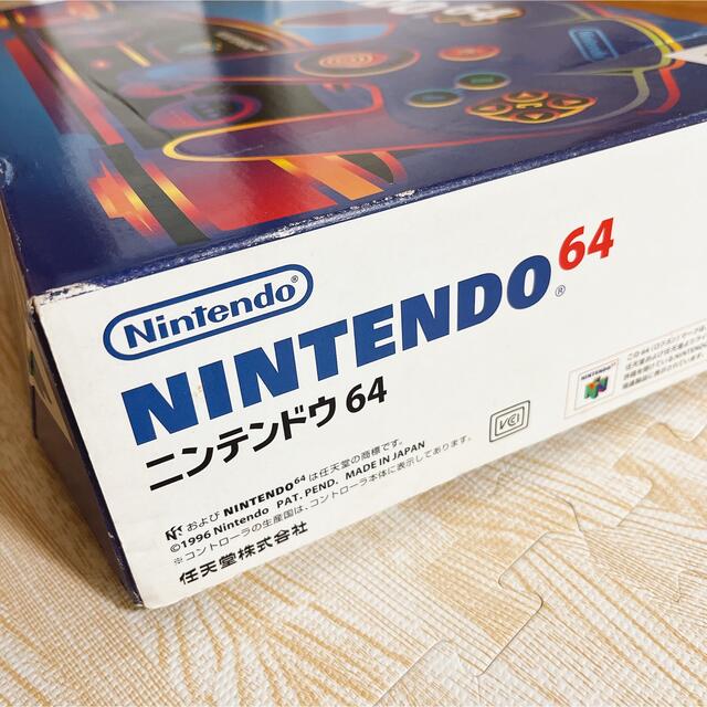 NINTENDO 64(ニンテンドウ64)の【美品】ニンテンドー64＋カセット6本 エンタメ/ホビーのゲームソフト/ゲーム機本体(家庭用ゲーム機本体)の商品写真