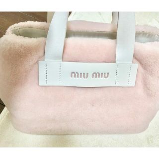 MIUMIU ファー バッグ(ハンドバッグ)