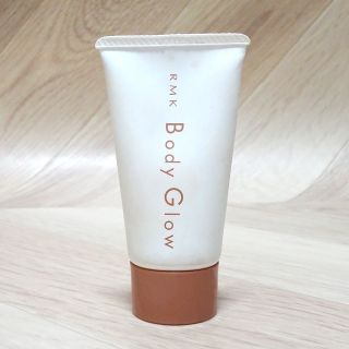 アールエムケー(RMK)のRMK Body Glow ボディ グロウ ボディファンデーション　日焼け(ファンデーション)