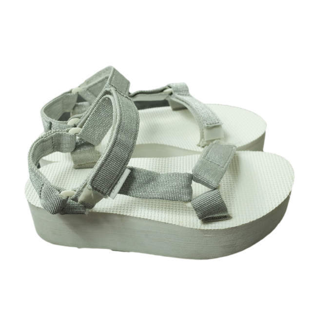 Teva(テバ)のTEVA テバ W FLATFORM UNIVERSAL フラットフォームユニバーサル ストラップサンダル F3015E US5(22cm) SILVER/WHITE 厚底 スポーツサンダル アウトドア シューズ【中古】【TEVA】 レディースの靴/シューズ(サンダル)の商品写真