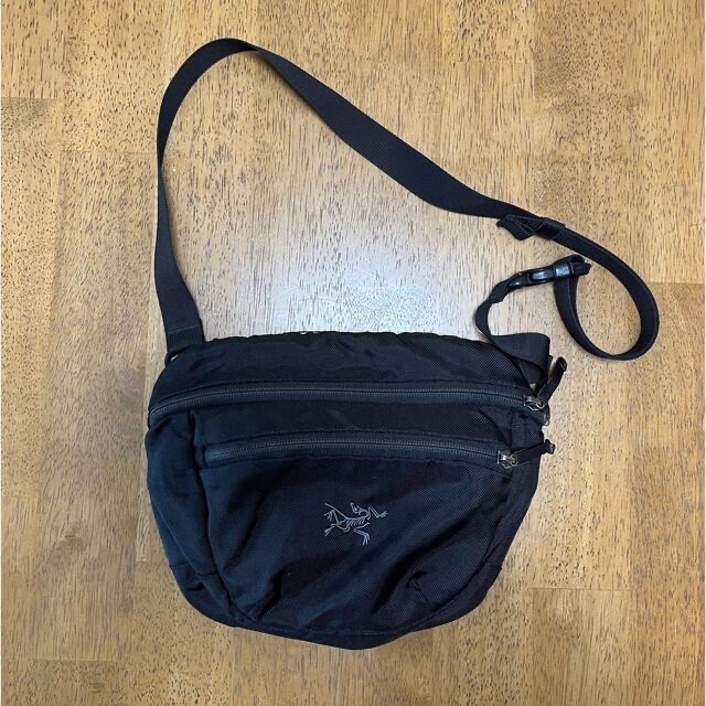 ARC'TERYX(アークテリクス)の黒　アークテリクス  ARC'TERYX ショルダーバッグ　 メンズのバッグ(ショルダーバッグ)の商品写真