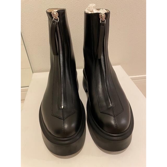 Jil Sander(ジルサンダー)の最終値下げ【新品未使用】THE ROW ZIPPED BOOT I ザ・ロウ レディースの靴/シューズ(ブーツ)の商品写真