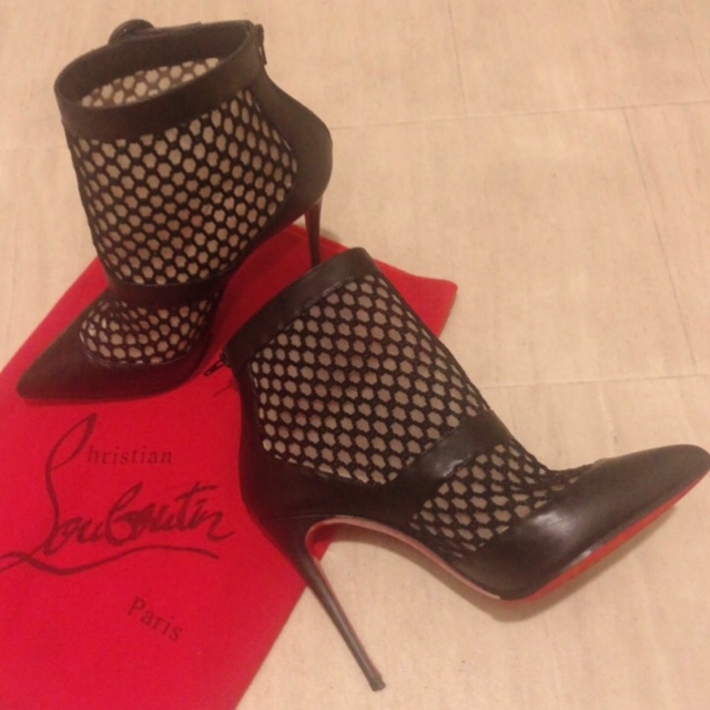 Christian Louboutin(クリスチャンルブタン)のChristian Louboutin/美品♡レザーメッシュ/ブーティ レディースの靴/シューズ(ブーティ)の商品写真