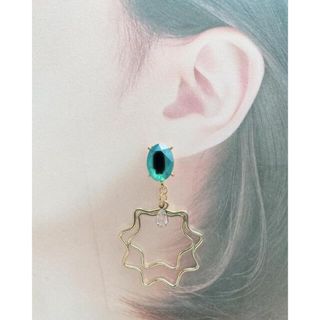 ハンドメイド パープルorグリーン(ピアス)