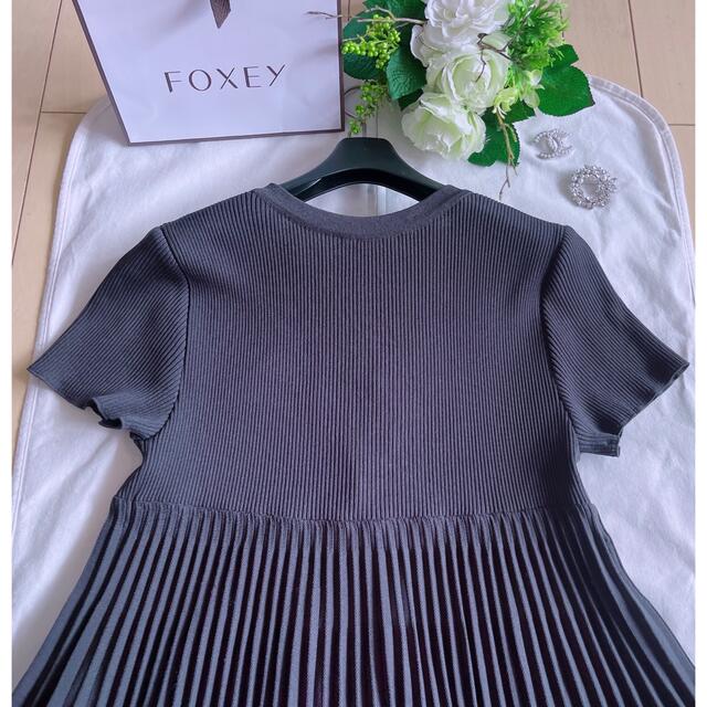 FOXEY(フォクシー)のFOXEY  プリーツカーディガン40 極美品　Rene レディースのトップス(カーディガン)の商品写真