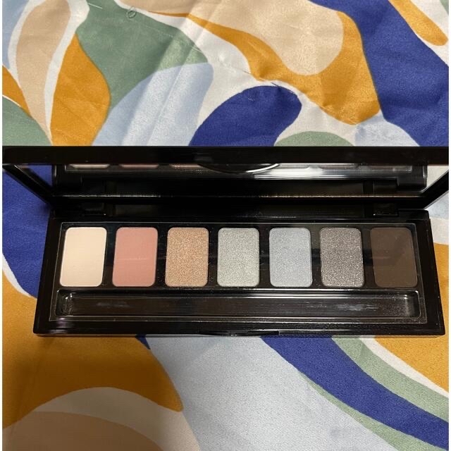 BOBBI BROWN(ボビイブラウン)のボビイブラウン　パステルアイシャドウパレット コスメ/美容のベースメイク/化粧品(アイシャドウ)の商品写真