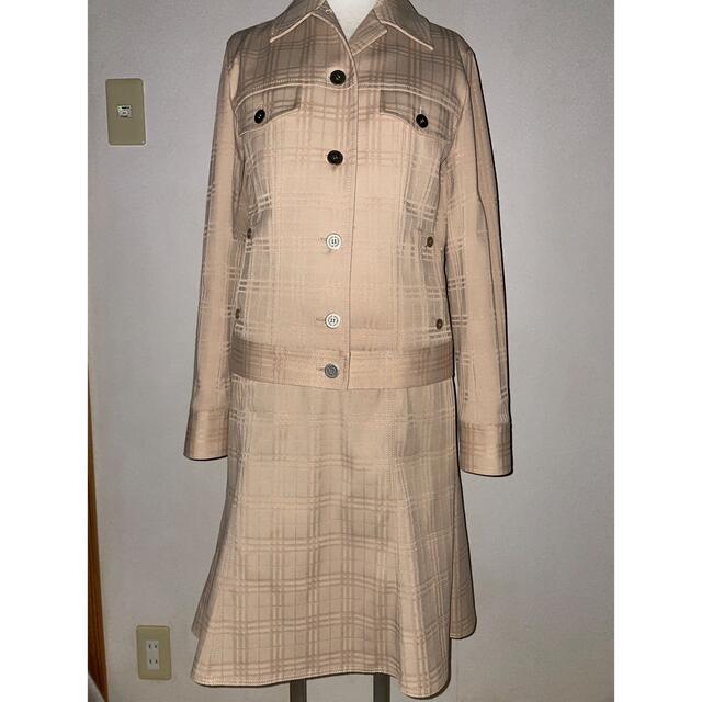 BURBERRY(バーバリー)のBurberry バーバリー　スカートスーツ　サイズ40 レディースのフォーマル/ドレス(スーツ)の商品写真