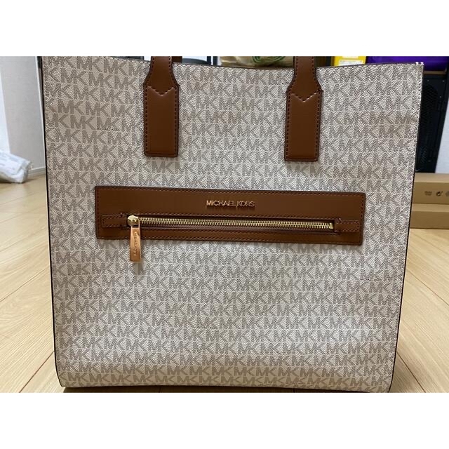 Michael Kors(マイケルコース)の【値下げ交渉可】MICHAEL KORS マイケルコース レディーストートバッグ レディースのバッグ(トートバッグ)の商品写真