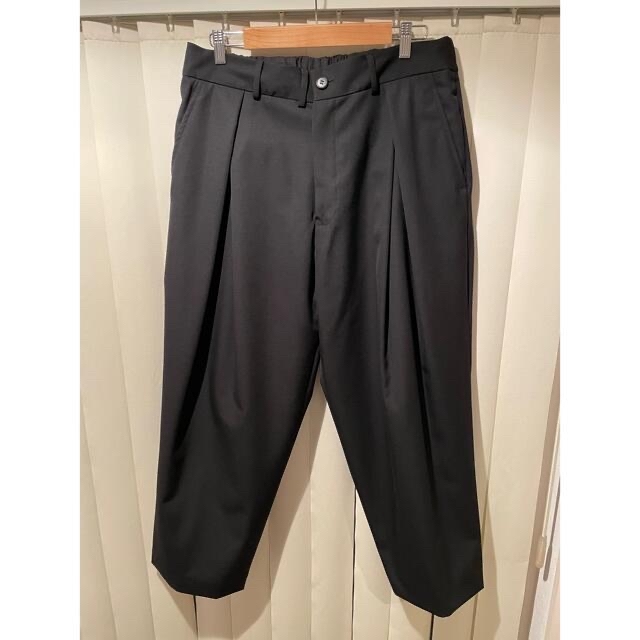 スラックスis-ness tuck trousers