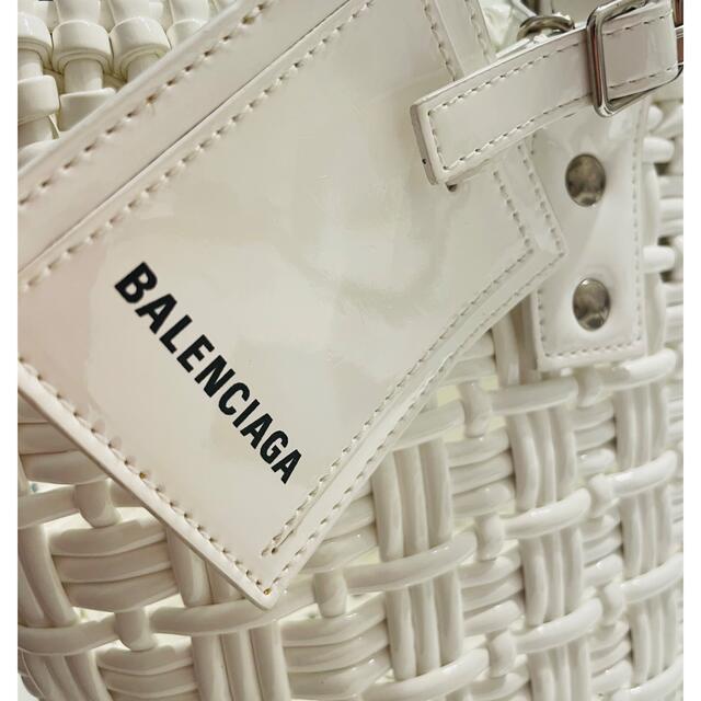 Balenciaga(バレンシアガ)のBALENCIAG  バレンシアガ　ビストロXS レディースのバッグ(かごバッグ/ストローバッグ)の商品写真