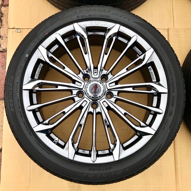 19インチ 超美品 RAYS ベルサス トリアイナ 225/45R19 国産の 19インチ 超美品 RAYS ベルサス トリアイナ 225/45R19 国産の