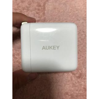 AUKEY 充電器(バッテリー/充電器)