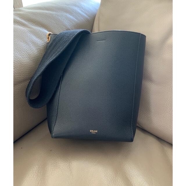 直営購入 正規品 新ロゴ CELINE サングルバケットスモール 美品 交渉可