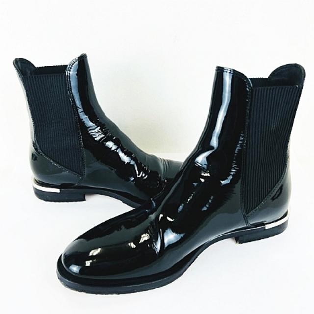 JIMMY CHOO(ジミーチュウ)のJIMMY CHOO ROURKE サイドゴア  ショーブーツ  35 1/2 レディースの靴/シューズ(ブーツ)の商品写真