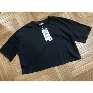 ザラ(ZARA)の【新品未使用タグ付き】ZARA ショート丈　コットン100% Tシャツ(Tシャツ(半袖/袖なし))