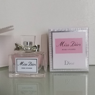 クリスチャンディオール(Christian Dior)のMiss Dior ローズ&ローズ(香水(女性用))
